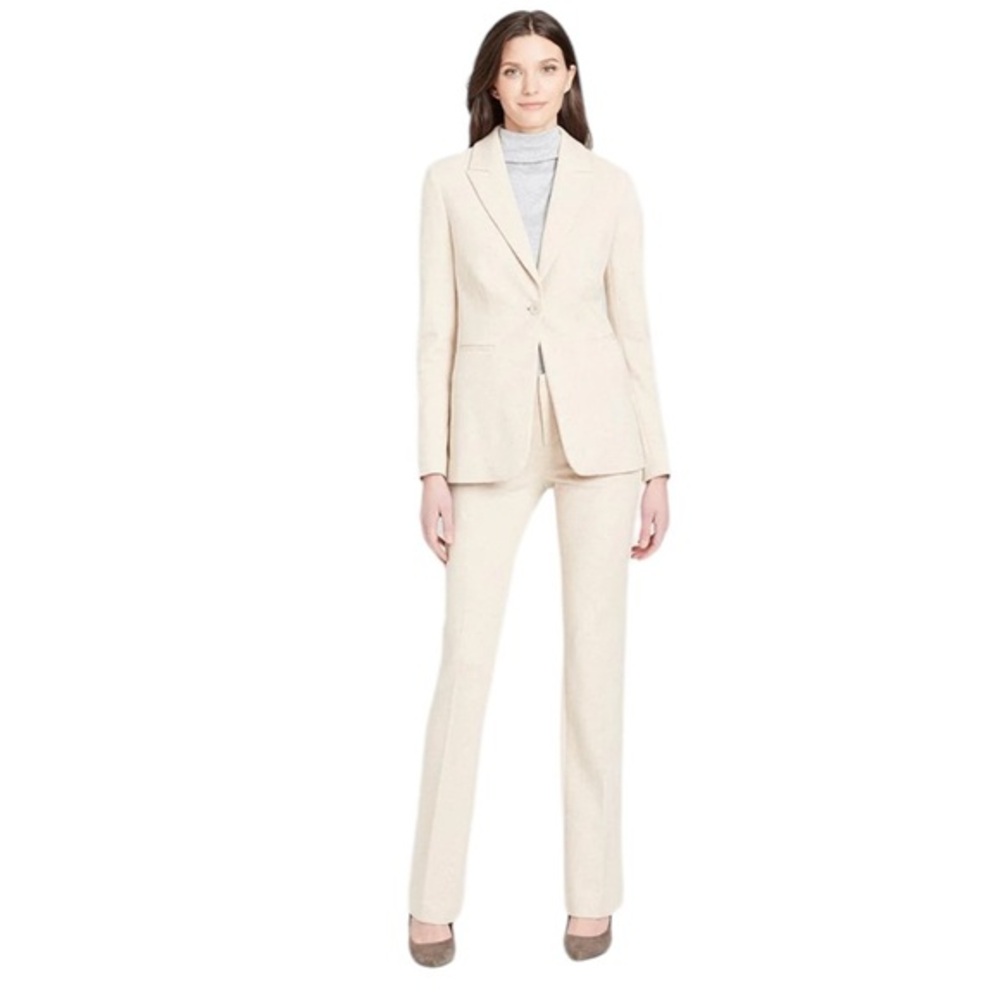 Elegant Women's Cream Suit Jacket